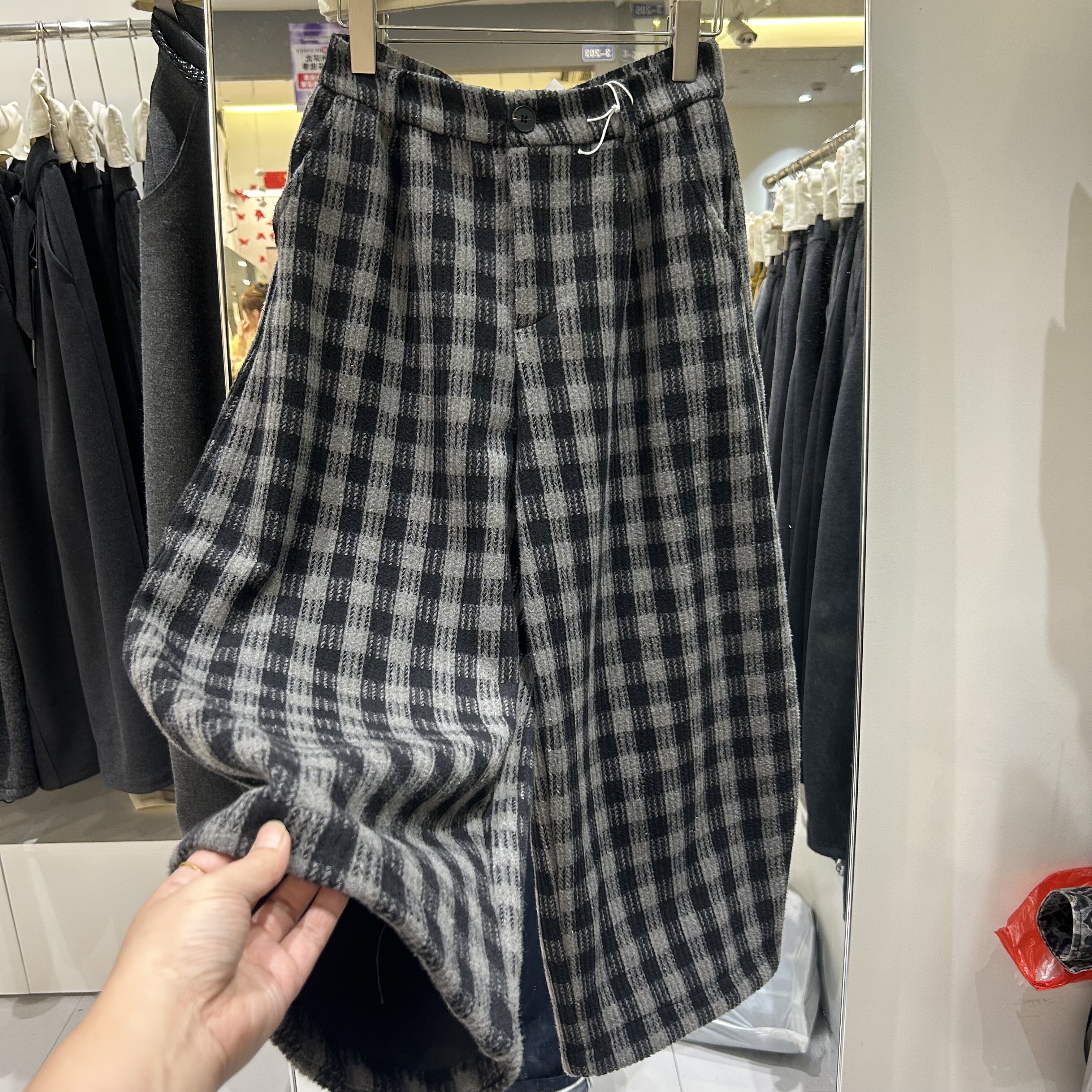 韩系加绒加厚羊绒格子八分阔腿裤2025冬宽松显瘦小个子直筒休闲裤