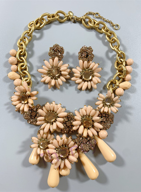 手工款欧美潮牌JCR打标铜镀真金树脂粉色花朵团簇耳钉项链套装