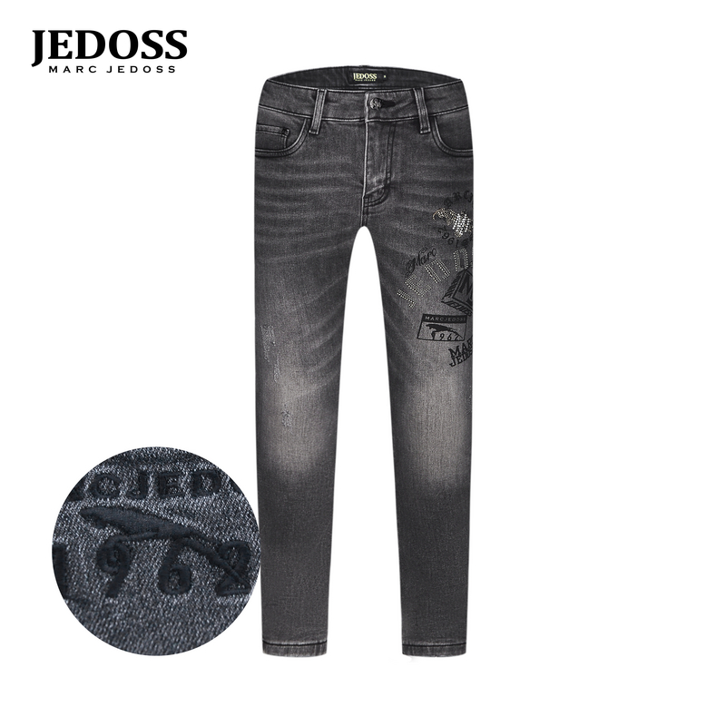 JEDOSS/爵迪斯男装2025秋季专柜新款章仔数码喷墨牛仔裤薄绒BC003