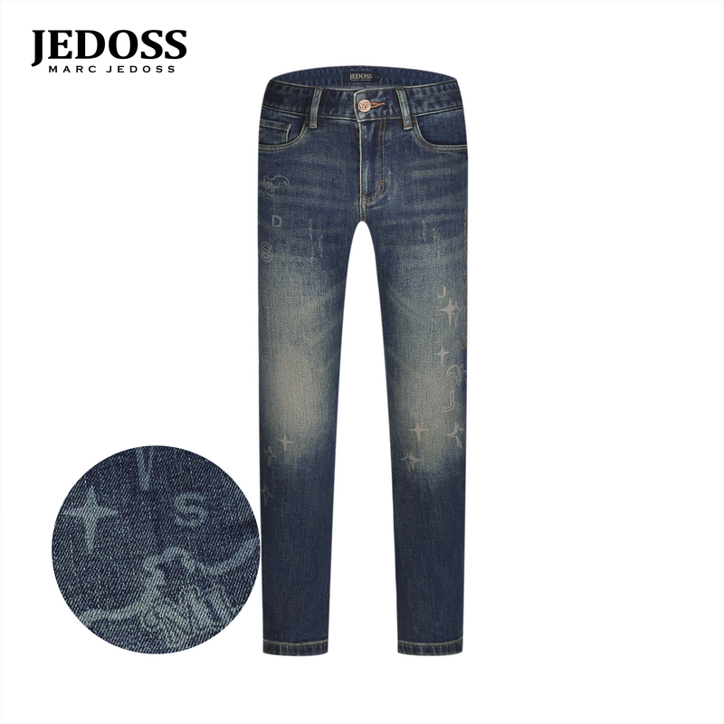 JEDOSS/爵迪斯男装2025秋冬新款简约字母烫钻章仔水印牛仔裤QR214