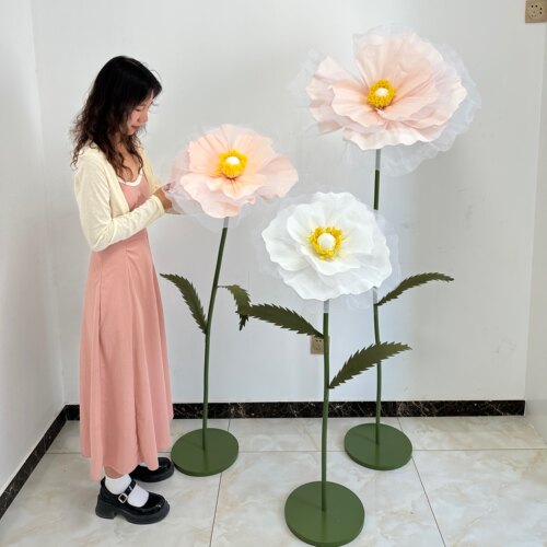 橱窗成品蝶恋花婚庆新品上市