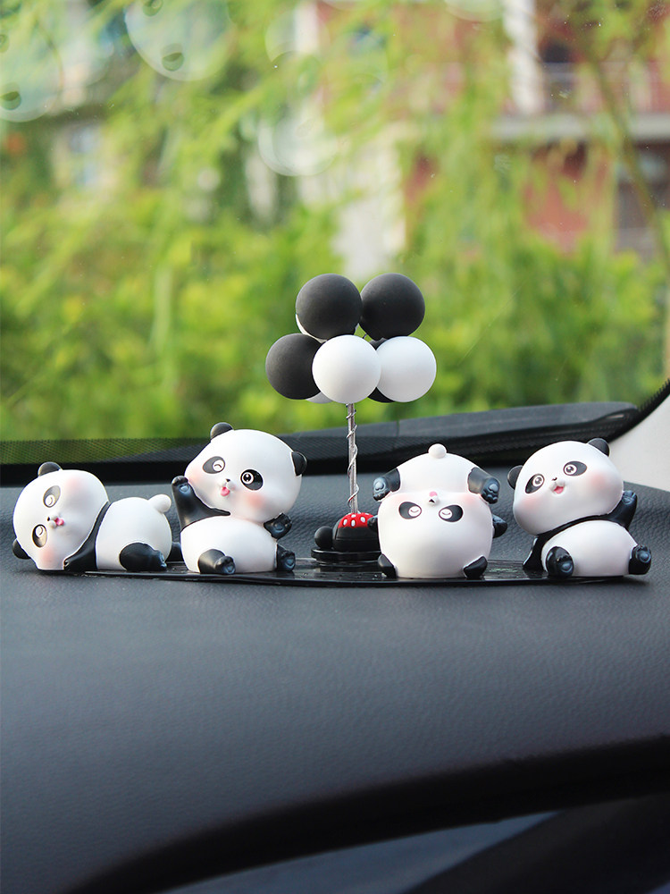 可爱小熊猫汽车装饰用品摆件女神娃娃网红车载中控台摆设车内饰品