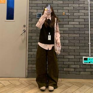 学院风宽松百搭软糯咖色针织衫马甲背心毛衣女搭配粉色衬衫两件套