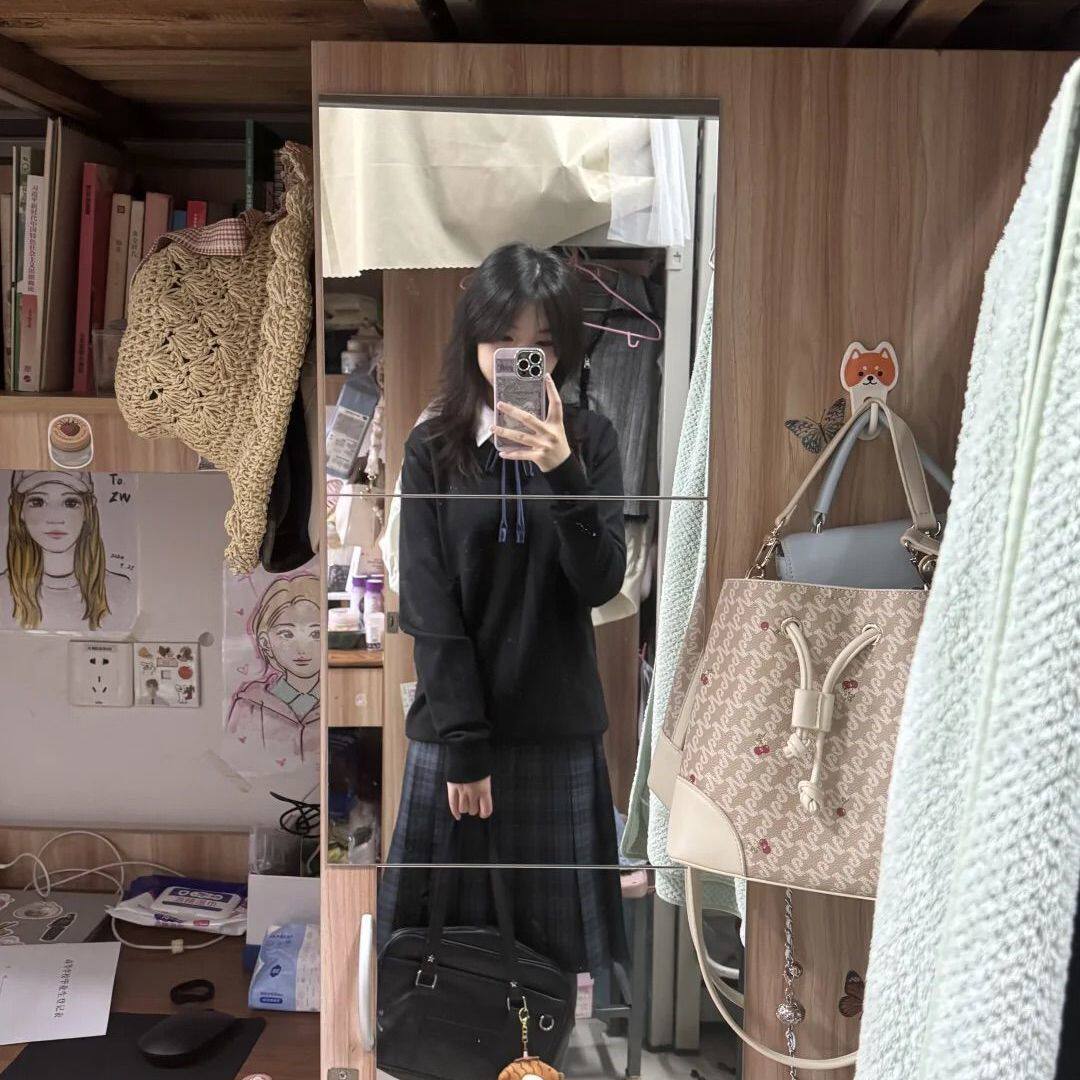 校供感秋冬学院风黑色套装女秋冬黑色套头毛衣叠穿海苔中裙套装女