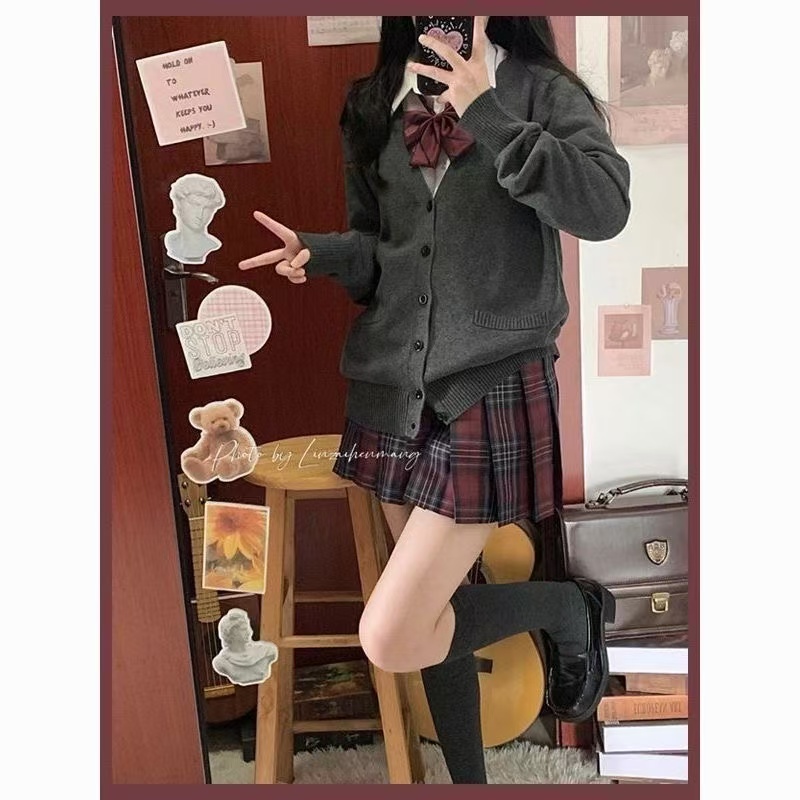 校供感深灰百搭长袖针织上衣