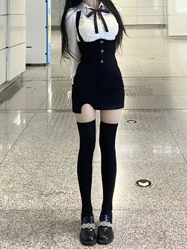 背带连衣裙两件套辣妹