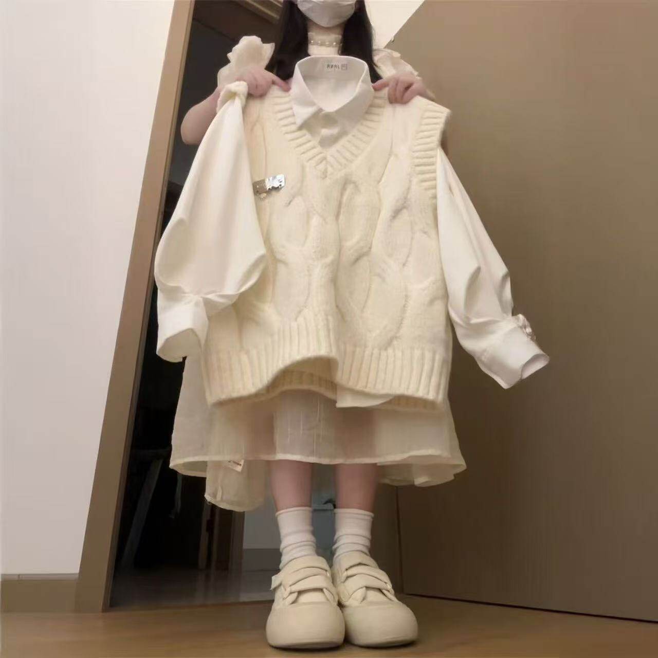 早秋穿搭一整套学院风小个子V领麻花针织衫马甲背心毛衣+长袖衬衫