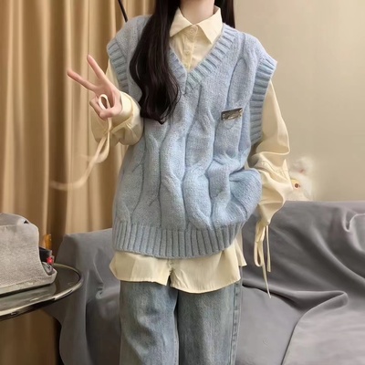 减龄小清新针织马甲背心套装