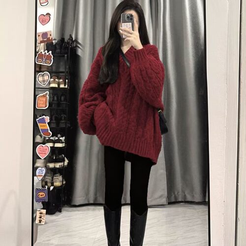 酒红色v领麻花毛衣女秋冬