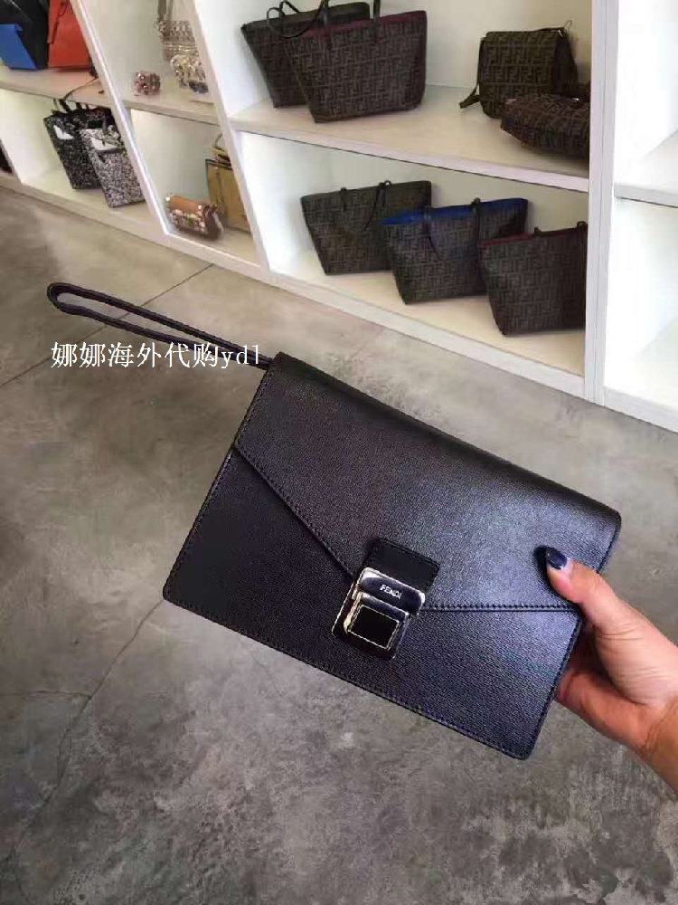 Òâ´óÀû´ú¹º FENDI·ÒµÏ ÄÐÊ¿ºÚɫʮ×ÖÎÆÊÖÄðü ţƤ