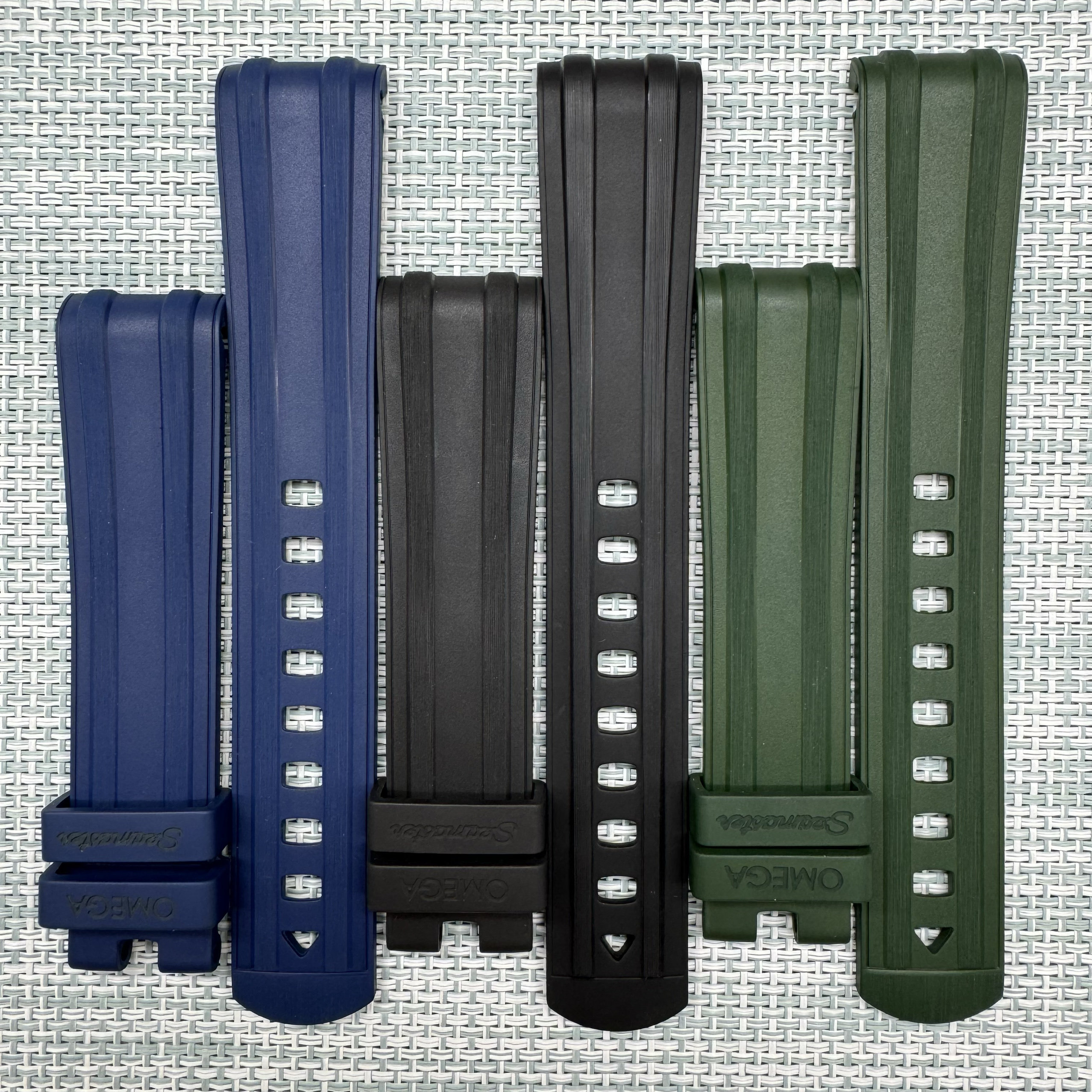 适用欧米茄海马300表带氟橡胶手表带橡胶男弧形接口胶带手表配件