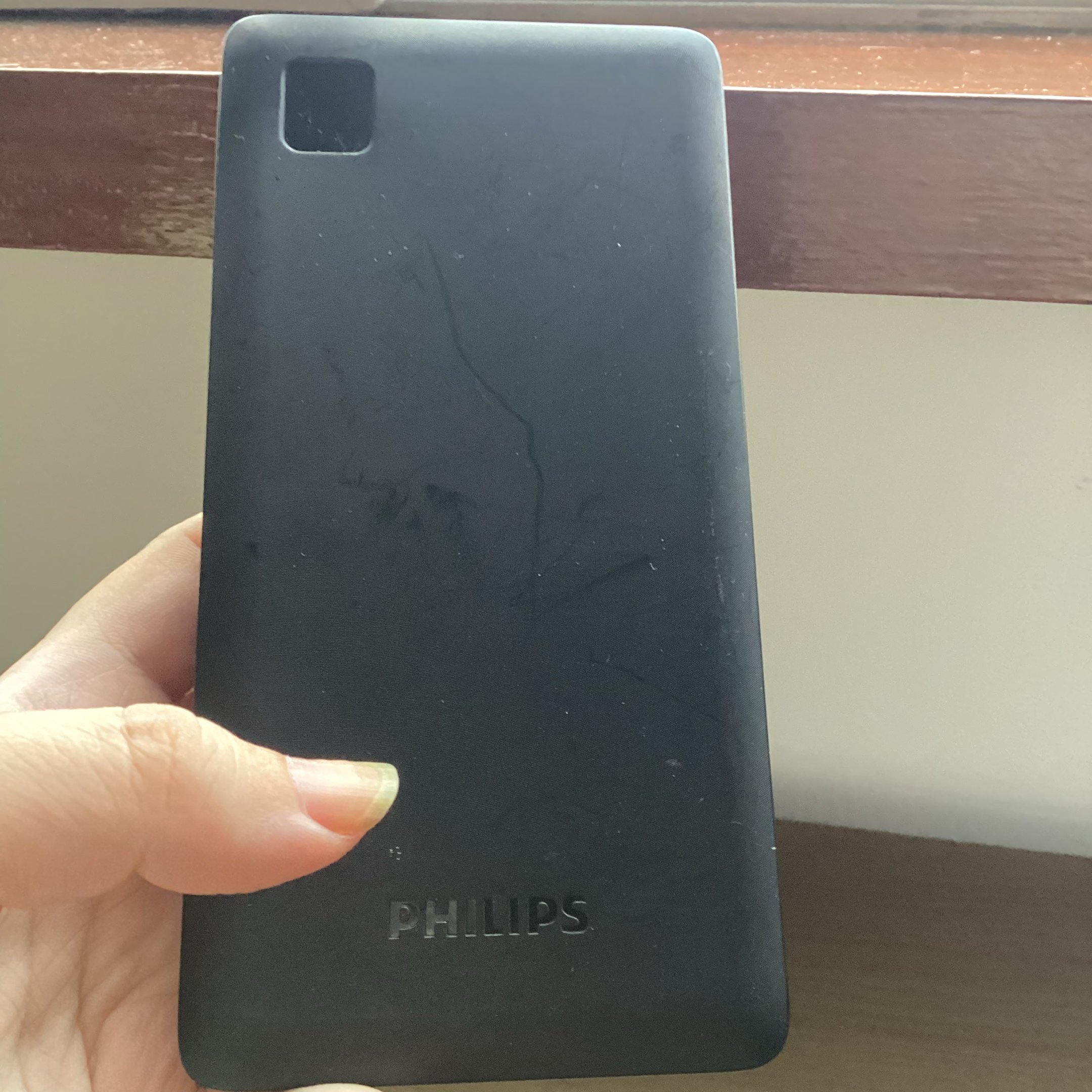 09（二手） 飞利浦Philips手机便携移动户外旅游充电宝12000mAh