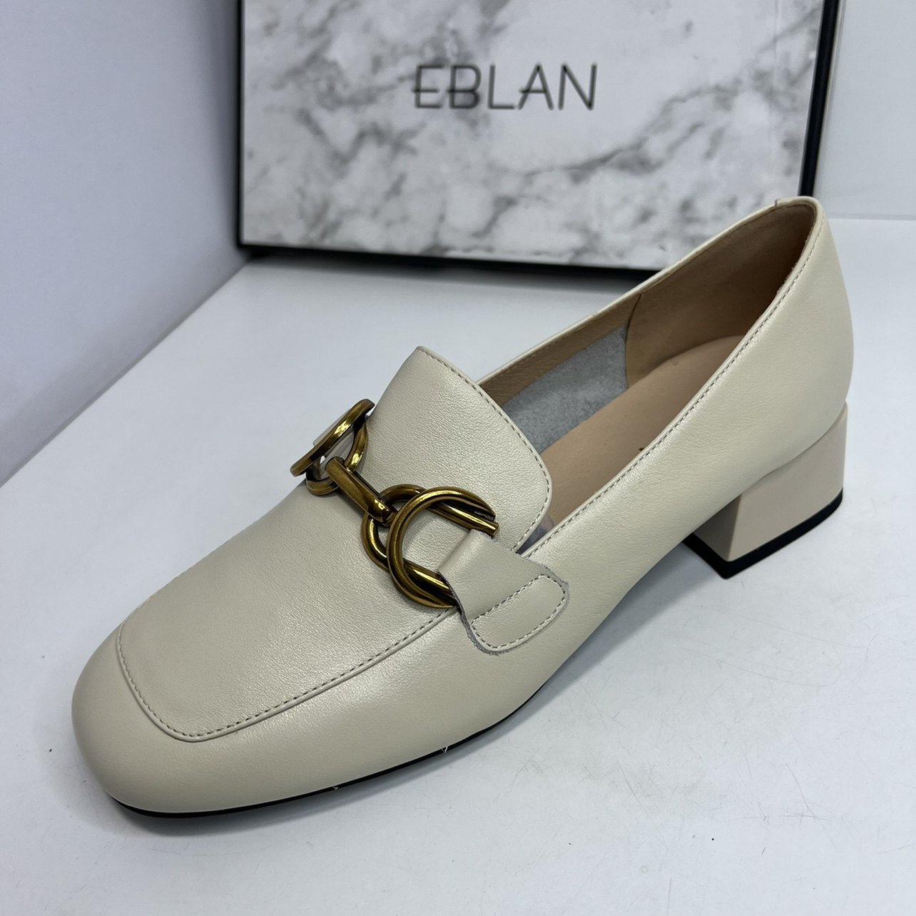 商场品牌断码撤柜真皮女鞋秋季英伦粗跟方头低跟舒适乐福单鞋