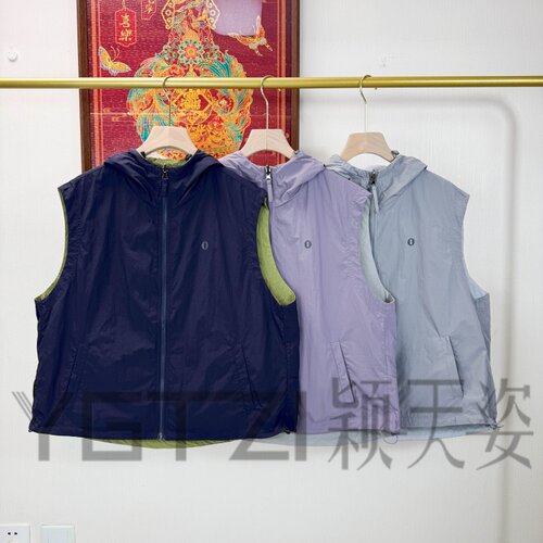 菲玛掂春新双面穿连帽女款马甲