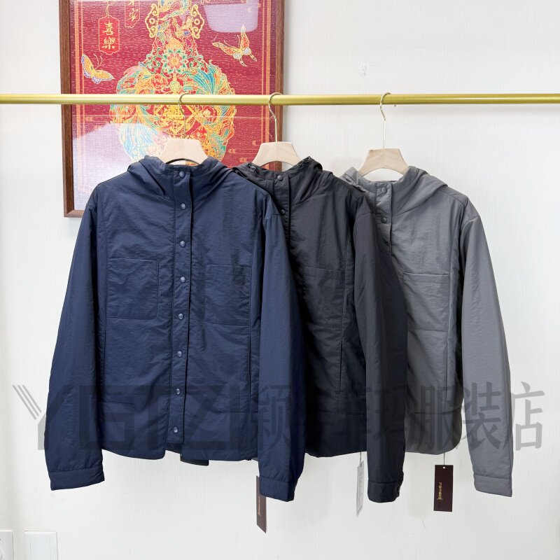菲玛掂秋冬新款显瘦连帽棉服女