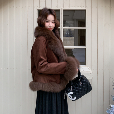 鹿皮绒皮毛一体女欧货2025冬季新款羽绒内胆大狐狸毛毛皮草外套