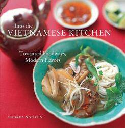 【预售】Into the Vietnamese Kitchen: Treasured Foodways,