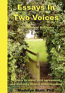 【预售】Essays in Two Voices