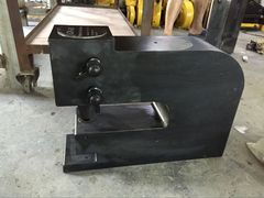 Máy đục lỗ thủy lực tùy chỉnh phi tiêu chuẩn có thể được tùy chỉnh máy đục lỗ thép kênh Máy đục lỗ thép góc chữ I 50 tấn 100 tấn máy chấn tole