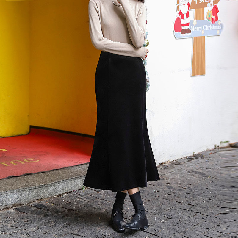 高级感黑色复古丝绒鱼尾裙女2025秋冬新款高腰显瘦包臀中长半身裙
