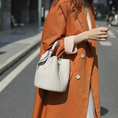 牛皮水桶包包女手提女包2025新款小众菜篮子女包单肩手提斜挎包