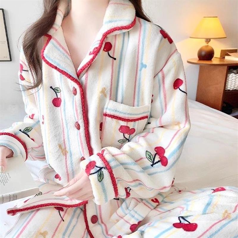 条纹樱桃珊瑚绒睡衣女款秋冬季2024新款加厚法兰绒保暖套装家居服