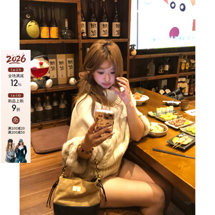 你的鱼 法式名媛 韩系微胖mm高领堆堆翻领提花毛绒半袖毛织上衣