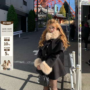 韩系微胖mm千金感显瘦毛领披肩连衣裙大衣外套 京都美奈 你 鱼
