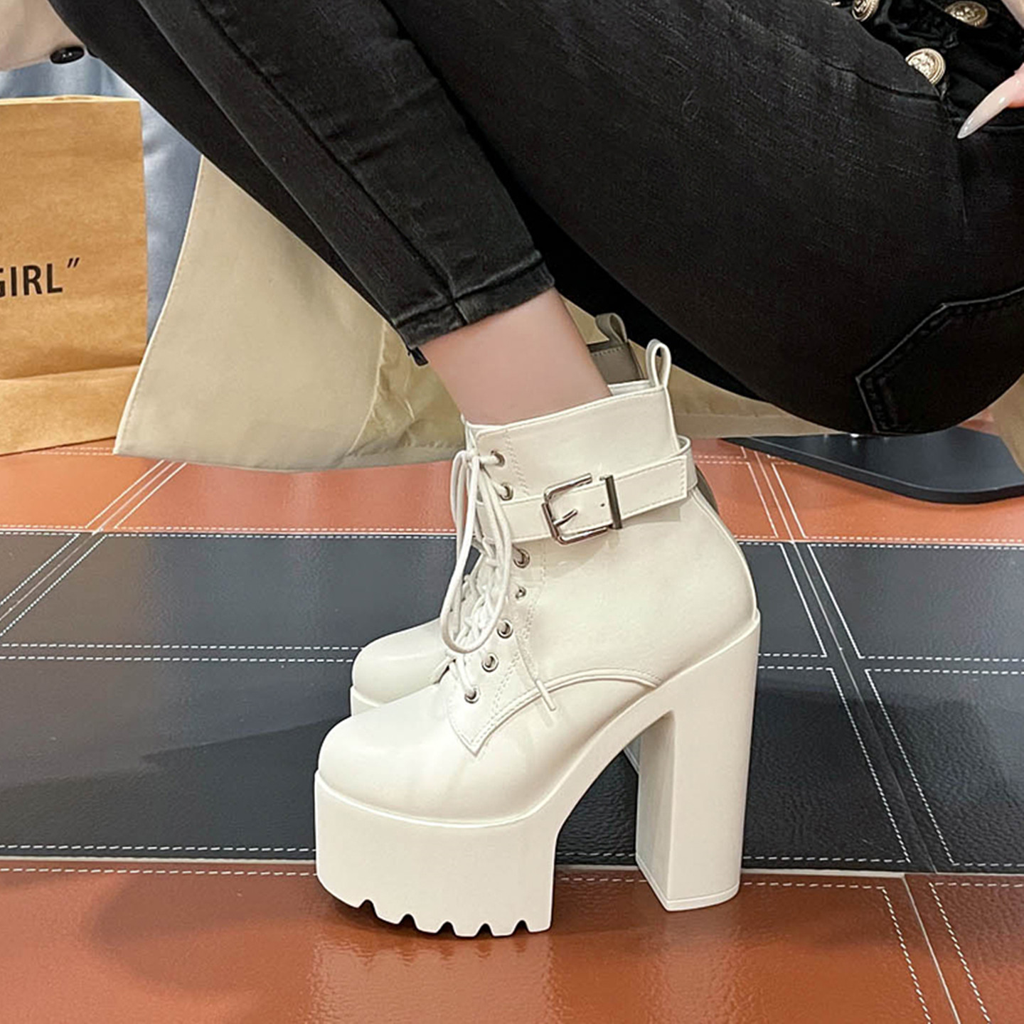 不累脚14cm超高跟防水台短靴秋冬皮带扣粗跟侧拉链系带马丁靴潮女