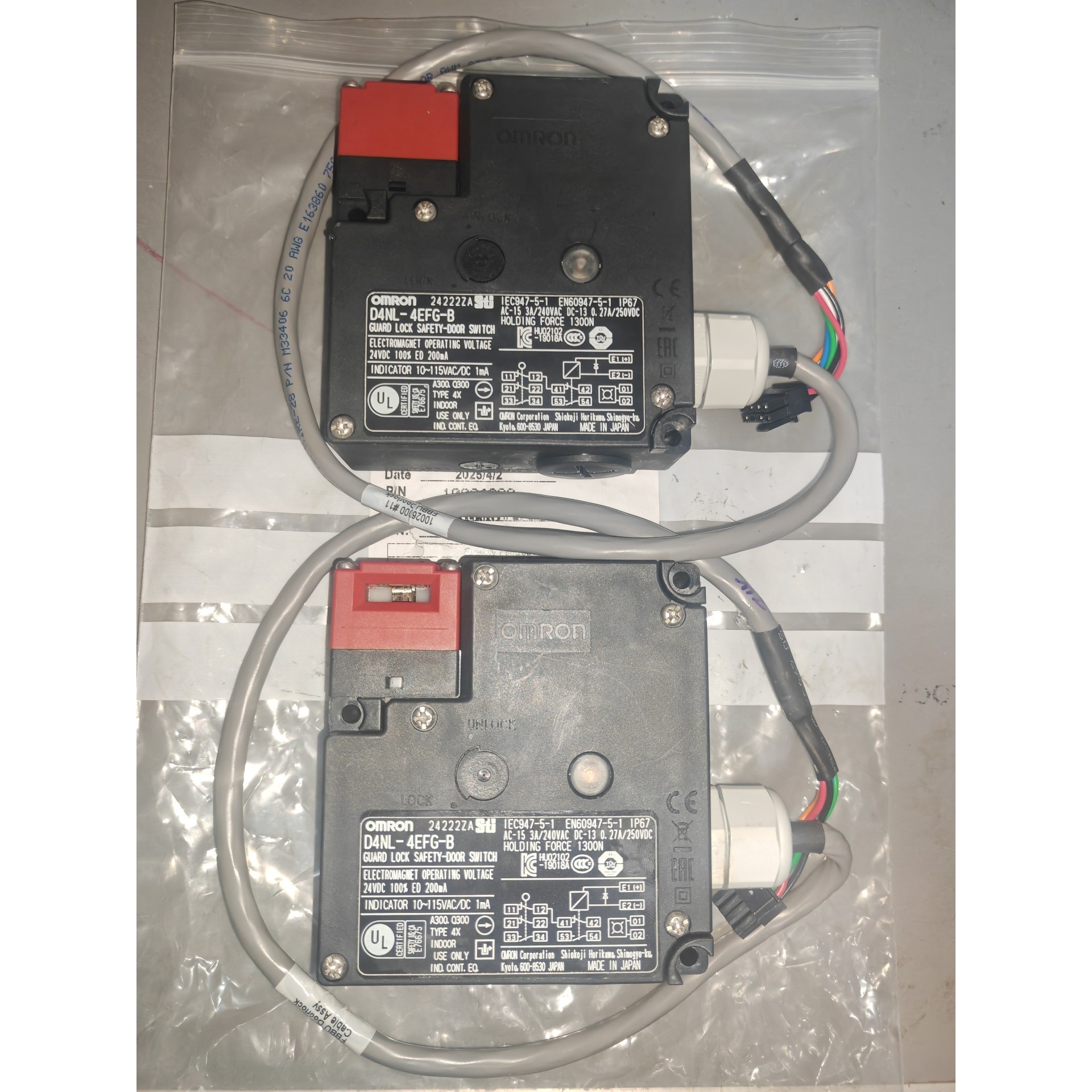 全新未使用欧姆龙D4NL-4EFG-B安全门锁开关2个，型号工业备件