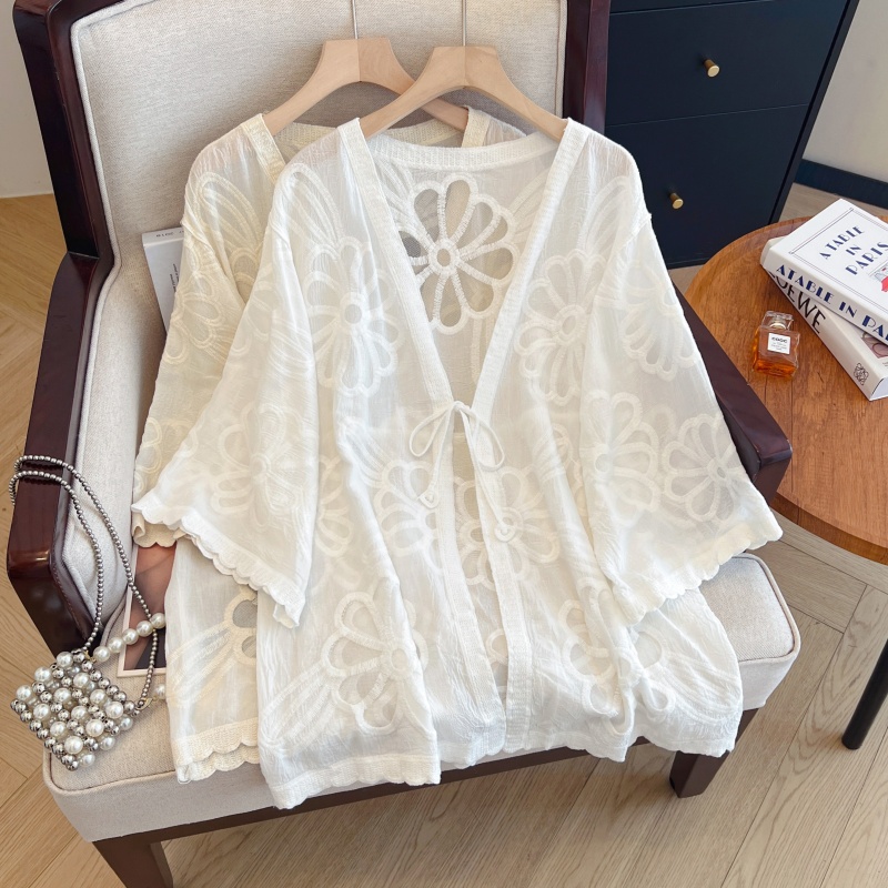 法式钩花镂空刺绣防晒衬衫女夏季超好看独特系带V领雪纺开衫上衣