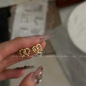 蚊香盘耳夹 无耳洞可戴金色日系碱水结面包锆石小爱心耳饰 E657