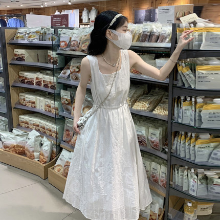 法式吊带连衣裙女夏2025新款无袖收腰显瘦茶歇桔梗气质背心小白裙