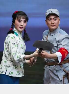 京剧样板戏平原作战小英演出服张大娘郭建光喇叭花红格子同款服装