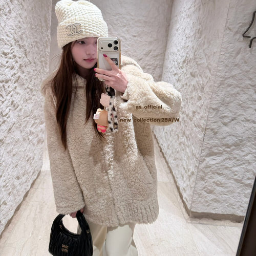 冬季仿皮毛一体大翻领羊羔毛外套