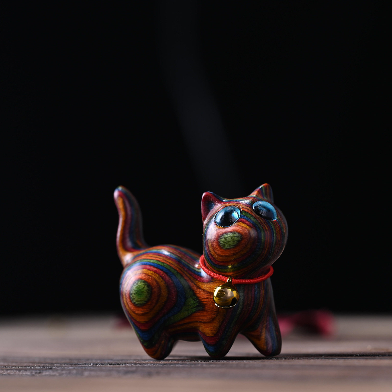 彩虹木雕刻可爱猫手把件