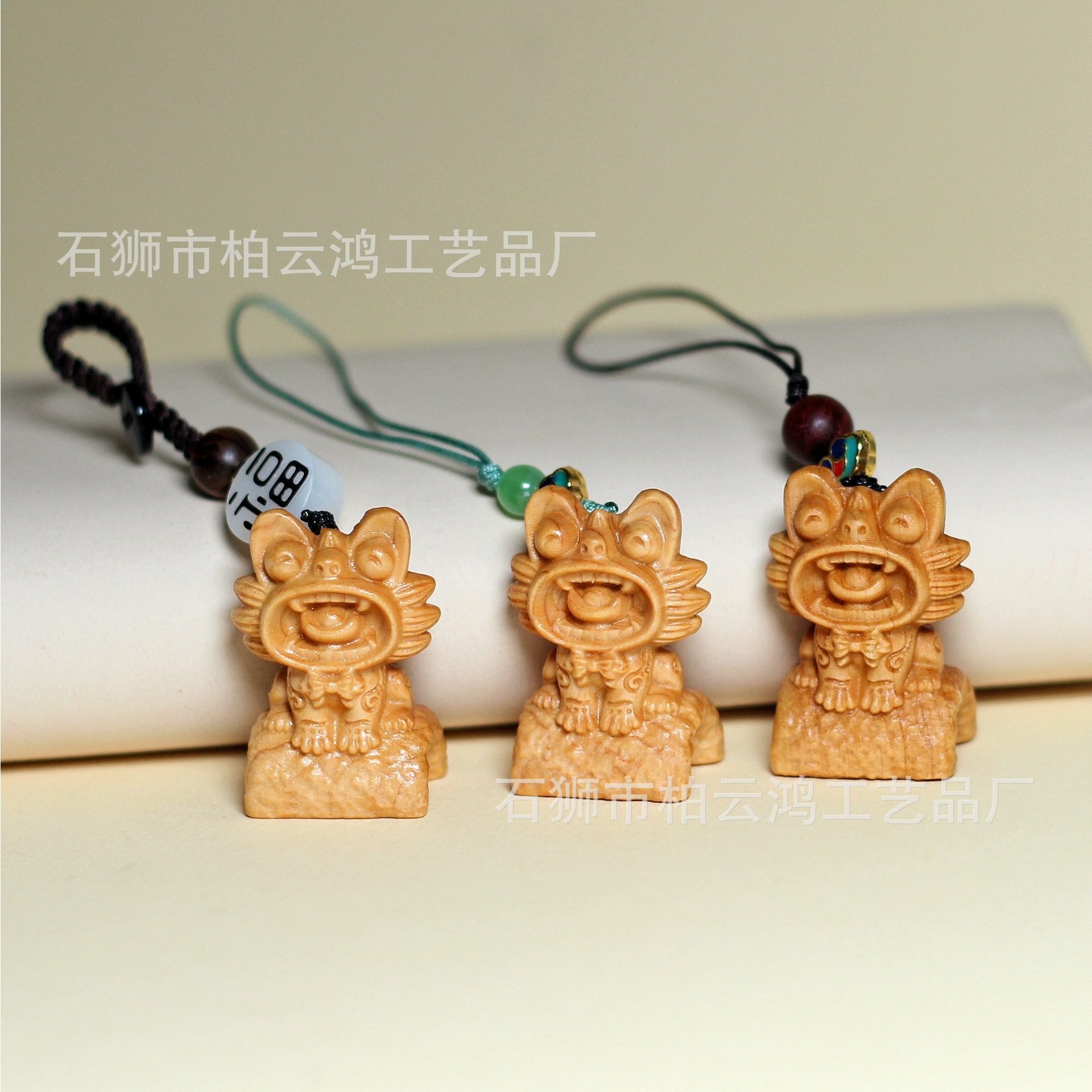 崖柏木雕刻创意木雕云南瓦猫挂件