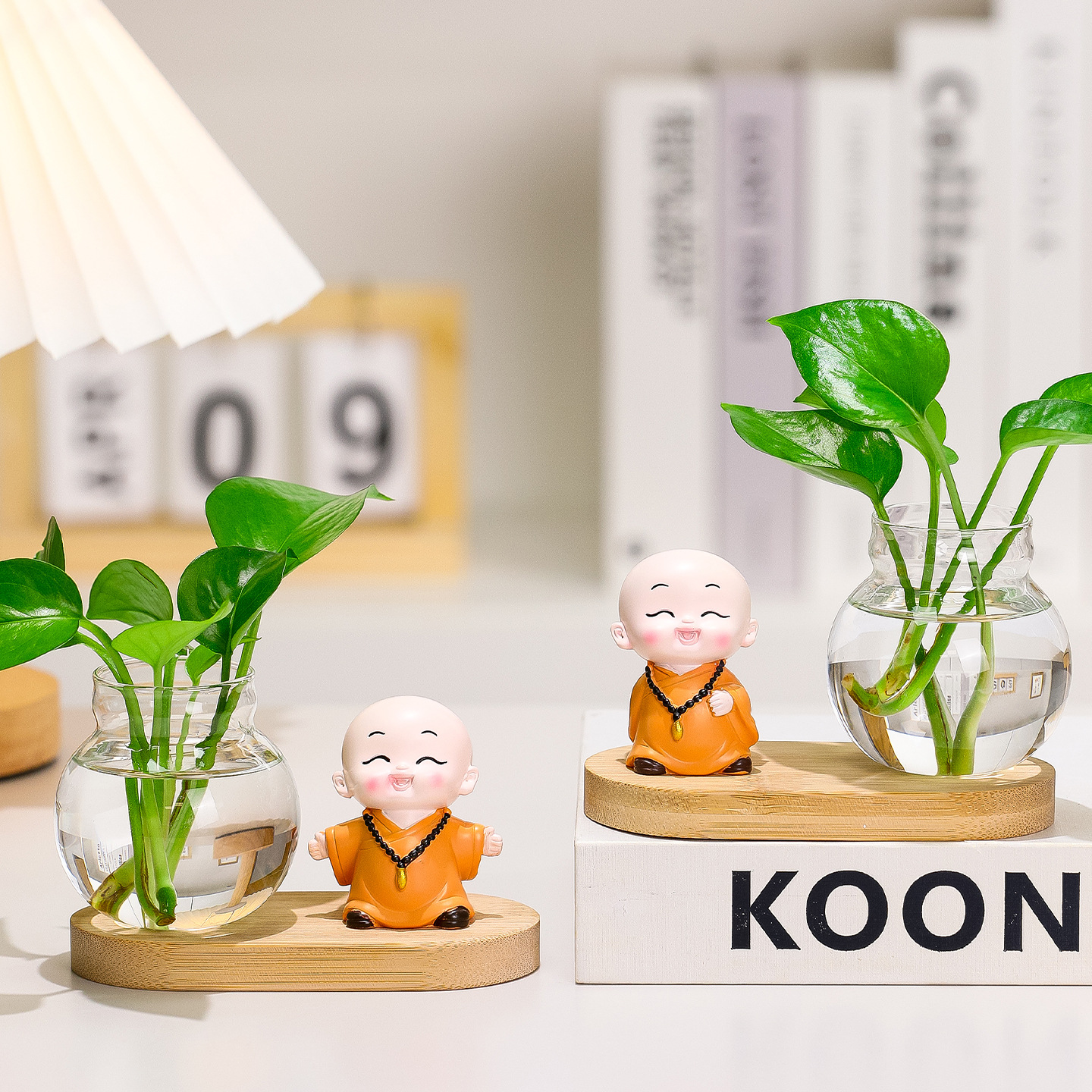 新古典风树脂小和尚摆件家花瓶