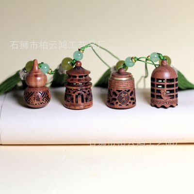 花梨木镂空雕刻香囊莲花许愿兔汽