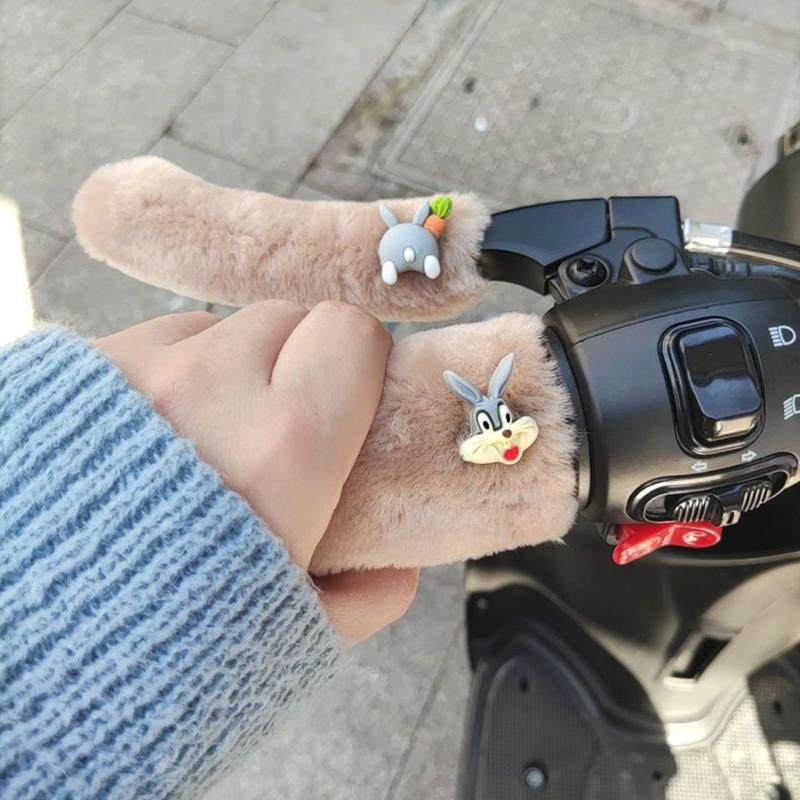 电动车把套冬季车把套加绒加厚通用手把套带卡通小配饰可爱把手套