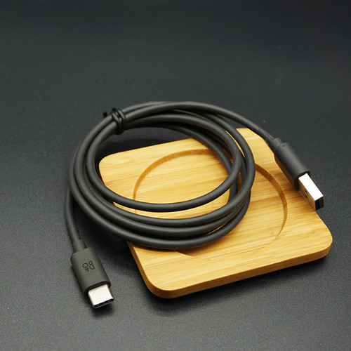 感受一下什么奢侈品牌充电线拆机