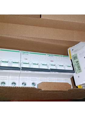 小型断路器A9F29316，正品原包装，年份新，数（议价）