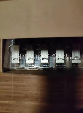 网线插头直的RJ455/,H，有一盒，有十个(议价)