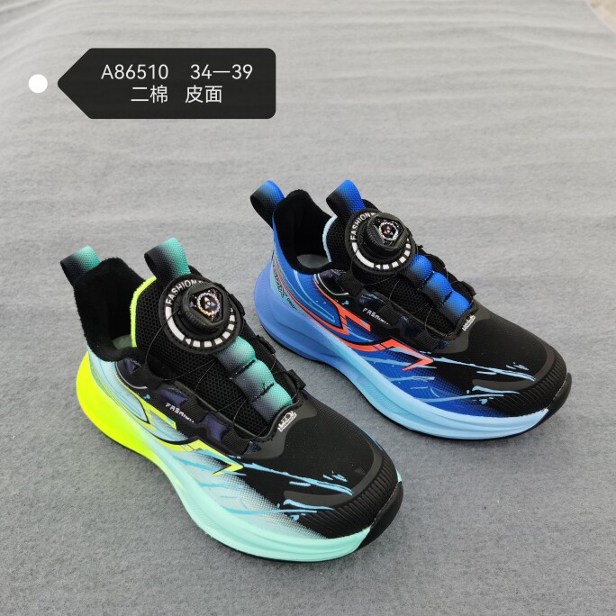 菲潮童鞋2026冬季新款运动鞋轻便防滑保暖加绒二棉舒适百搭跑步鞋
