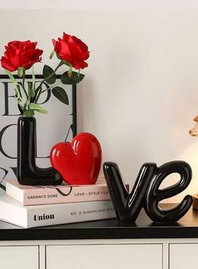 陶瓷LOVE爱心桌面摆件情人节