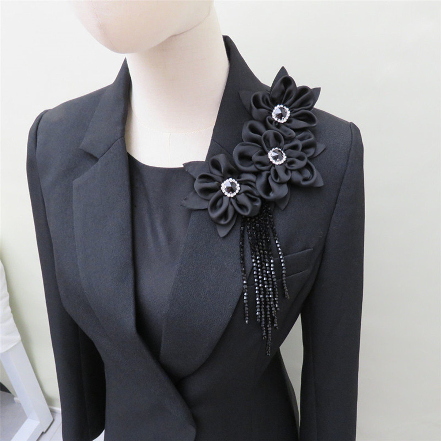磁吸款不伤衣服精致立体花朵胸花胸针长款镶钻流苏外套连衣裙配饰,饰品/流行首饰/时尚饰品新,胸针,淘宝优惠券,粉丝福利购,淘宝优惠卷