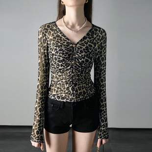 豹纹晕染半透网纱上衣女春秋设计感V领褶皱收腰显瘦长袖t恤打底衫