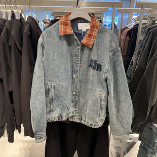 UR国内2025冬季男装潮流休闲拼接格纹领牛仔外套UUV850054