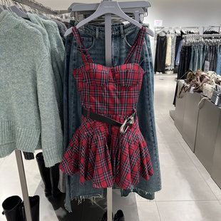 UR国内2025春季女装复古学院风格纹腰带吊带连衣裙UYV750004