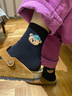 现货韩国东大门秋冬新款 女袜甜美立体植绒卡通小熊字母B中筒袜子